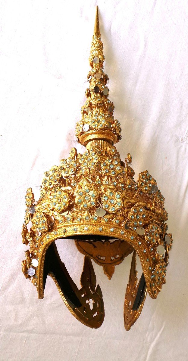 Thailand --- Ceremonial Hair & Dance Rituals