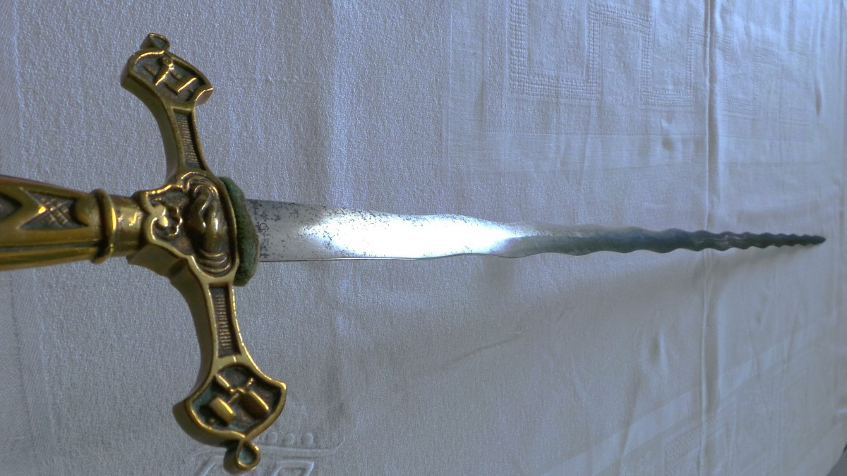EPEE MACONNIQUE A LAME FLAMBLOYANTE - LAME POINCONNEE  - XIX° -photo-1