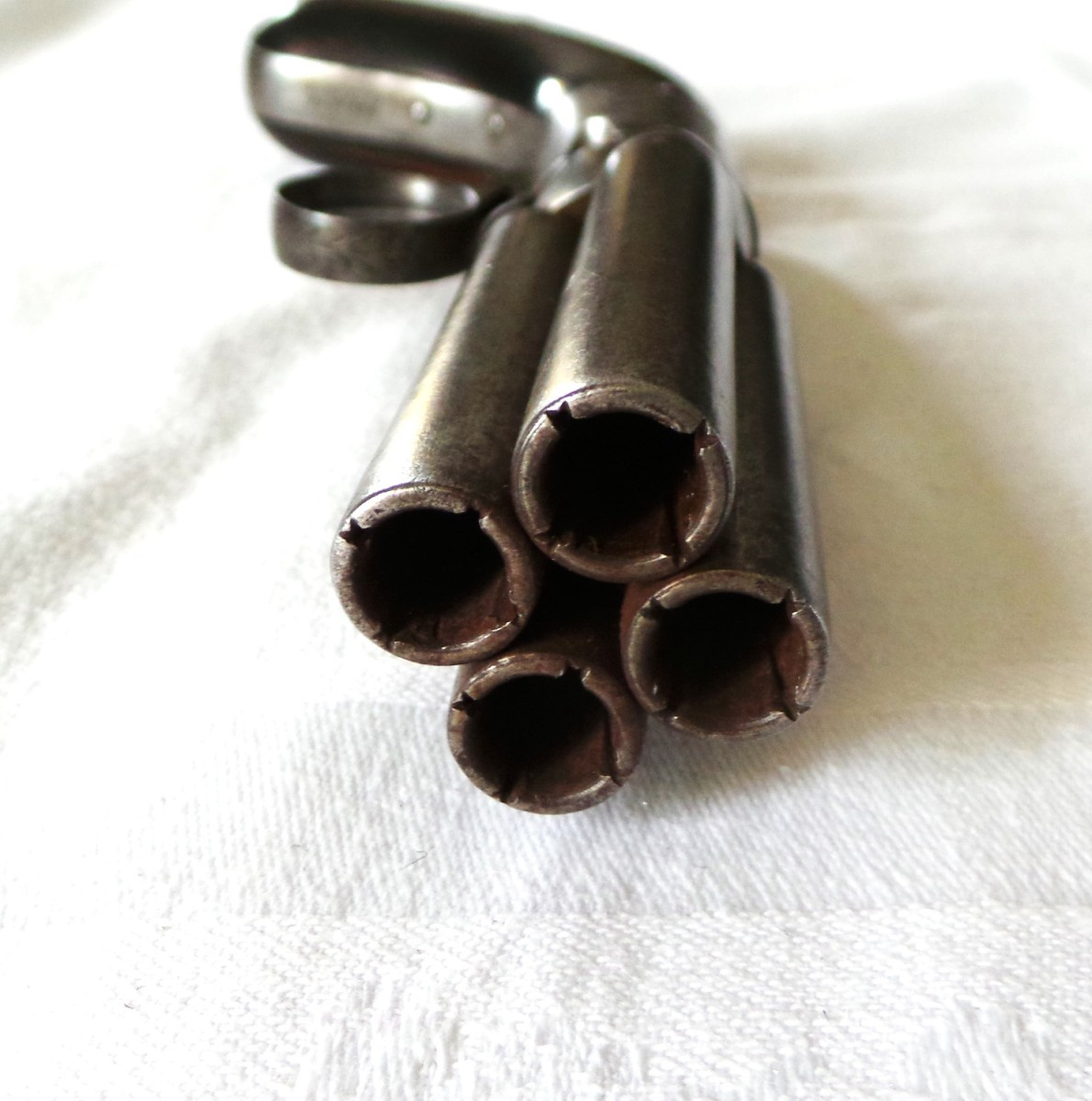 POIVRIERE " MARIETTE " A 4 CANONS - XIX°-photo-1