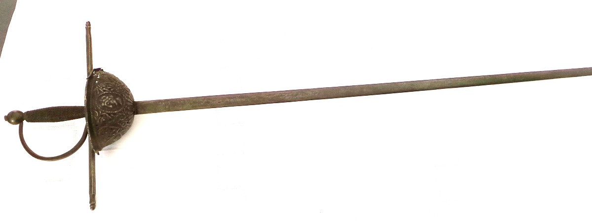 EPEE TAZA A BOL GRAVEE  ET GRAND QUILLON - XVIII°