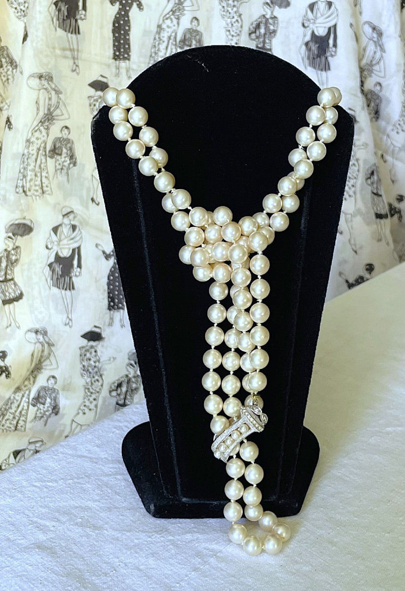 Choker Necklace Of 125 Knotted Beads And Jewelry Barrette - 20th Century 