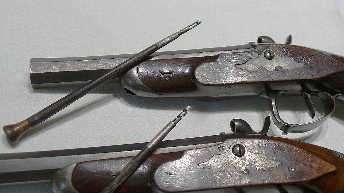 PAIRE DE PISTOLET  EN COFFRET DE LA MANUFACTURE DE ST-ETIENNE -1825 - EPOQUE LOUIS PHILIPPE-photo-2