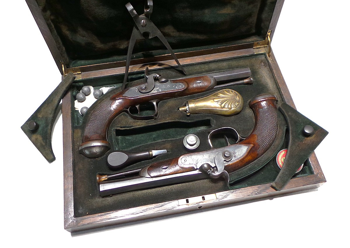 PAIRE DE PISTOLET  EN COFFRET DE LA MANUFACTURE DE ST-ETIENNE -1825 - EPOQUE LOUIS PHILIPPE