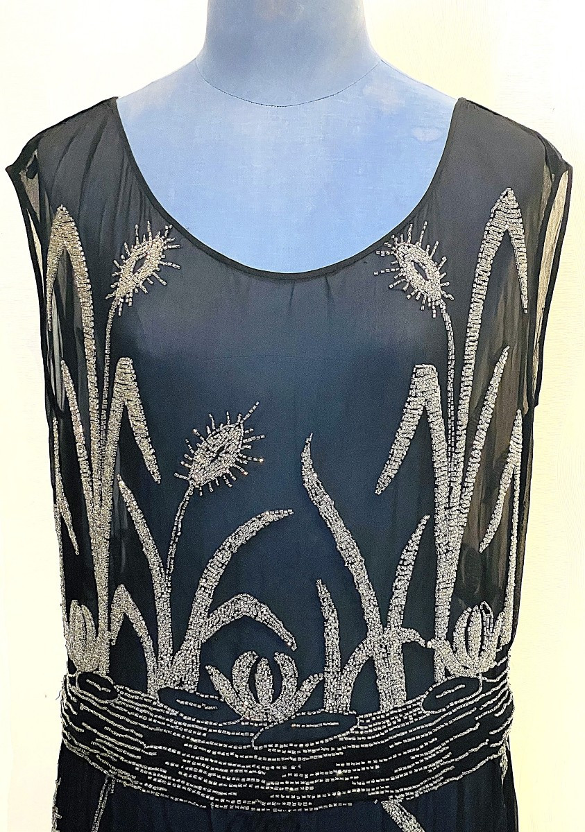 ROBE DE SOIREE EN BRODERIE DE PERLES- CIRCA 1900-1925 -photo-3