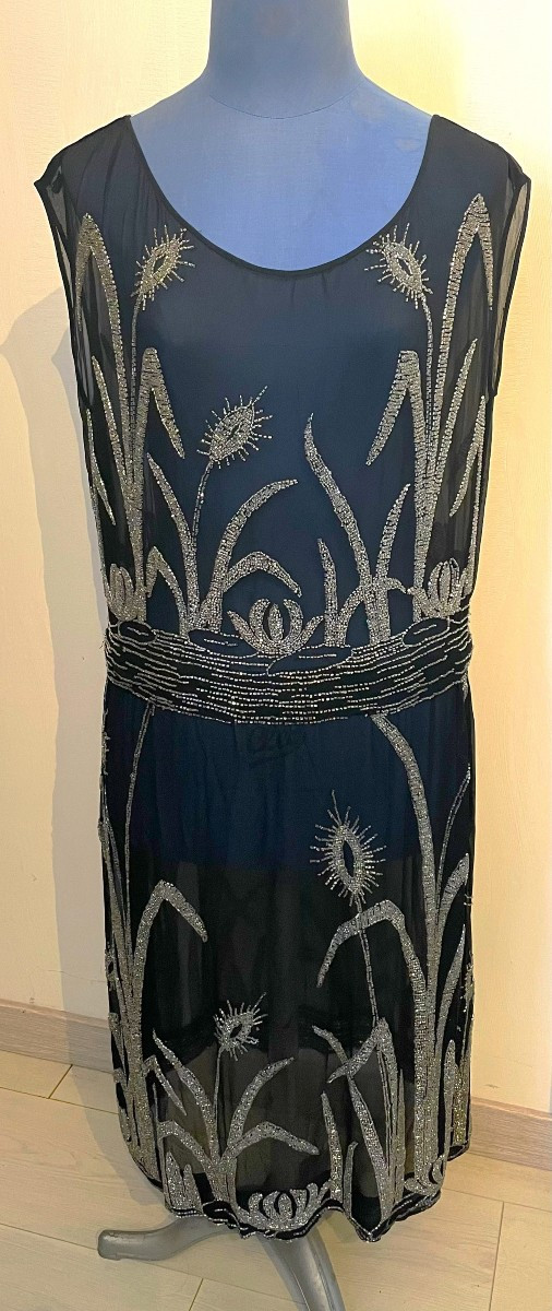 ROBE DE SOIREE EN BRODERIE DE PERLES- CIRCA 1900-1925 