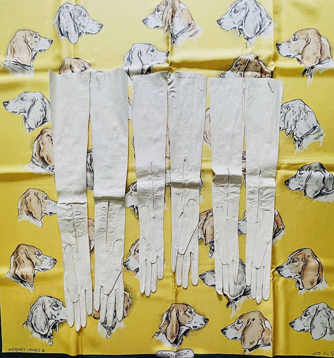 LOT DE 3 PAIRES DE GANTS D'OPERA EN CHEVREAU - ANNEE 20 - 30 --photo-3