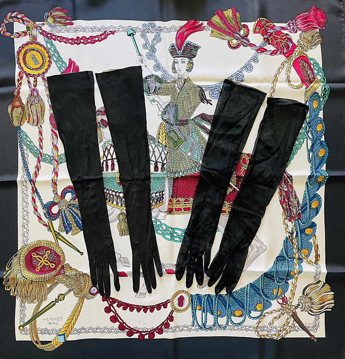 LOT DE 2 PAIRES DE GANTS DU SOIR NOIR - CIRCA 1940 - 1950