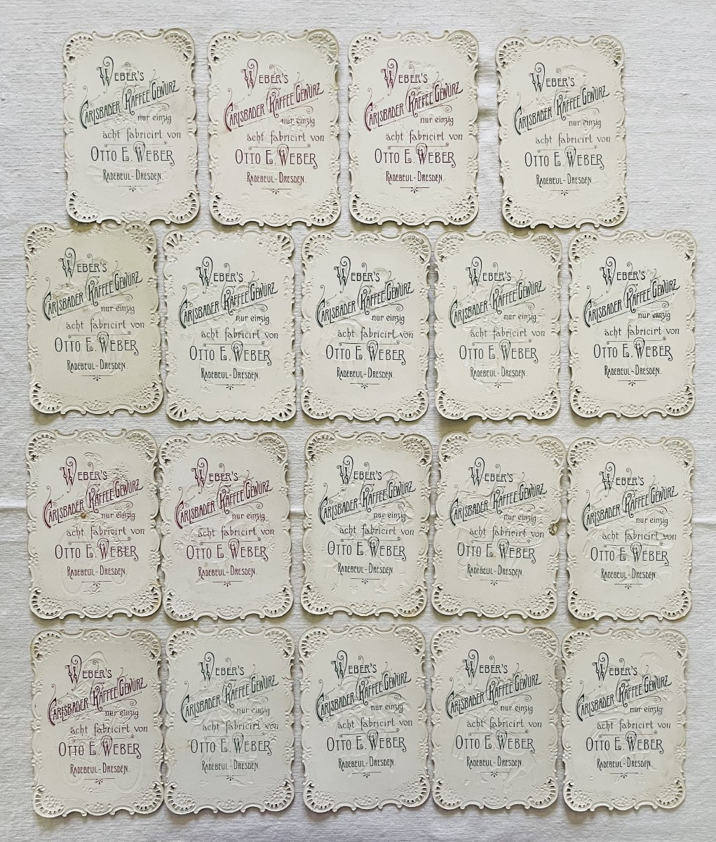 CARTES ILLUSTREES GAUFREES - PERSONNAGES VETEMENTS D EPOQUE - PAR OTTO. E .WEBER-photo-2