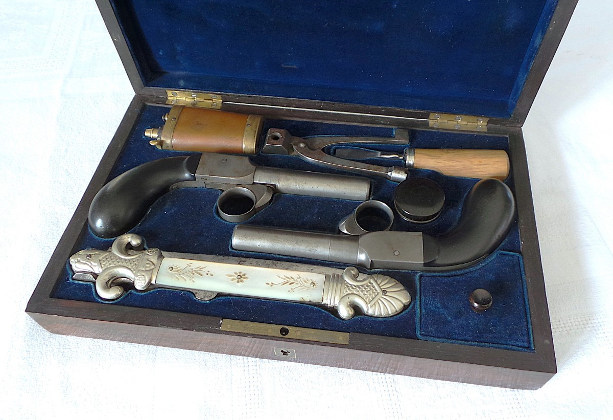Case -pistol " Bootleg " & Knife Louvetier - Ii° Empire