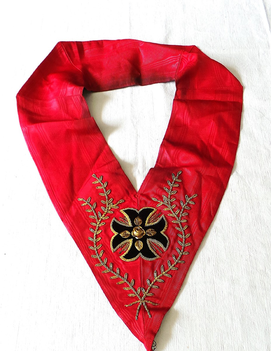 Rose-cross Knight's Camail