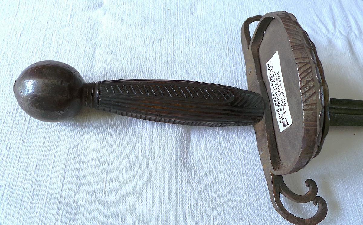 EPEE - XVI° - DITE " PINCE DE CRABE " - LAME " SAHAGOM "  POINCON " S " -GERMANIQUE-photo-1