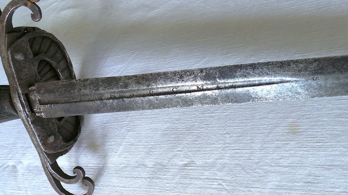 EPEE - XVI° - DITE " PINCE DE CRABE " - LAME " SAHAGOM "  POINCON " S " -GERMANIQUE-photo-2