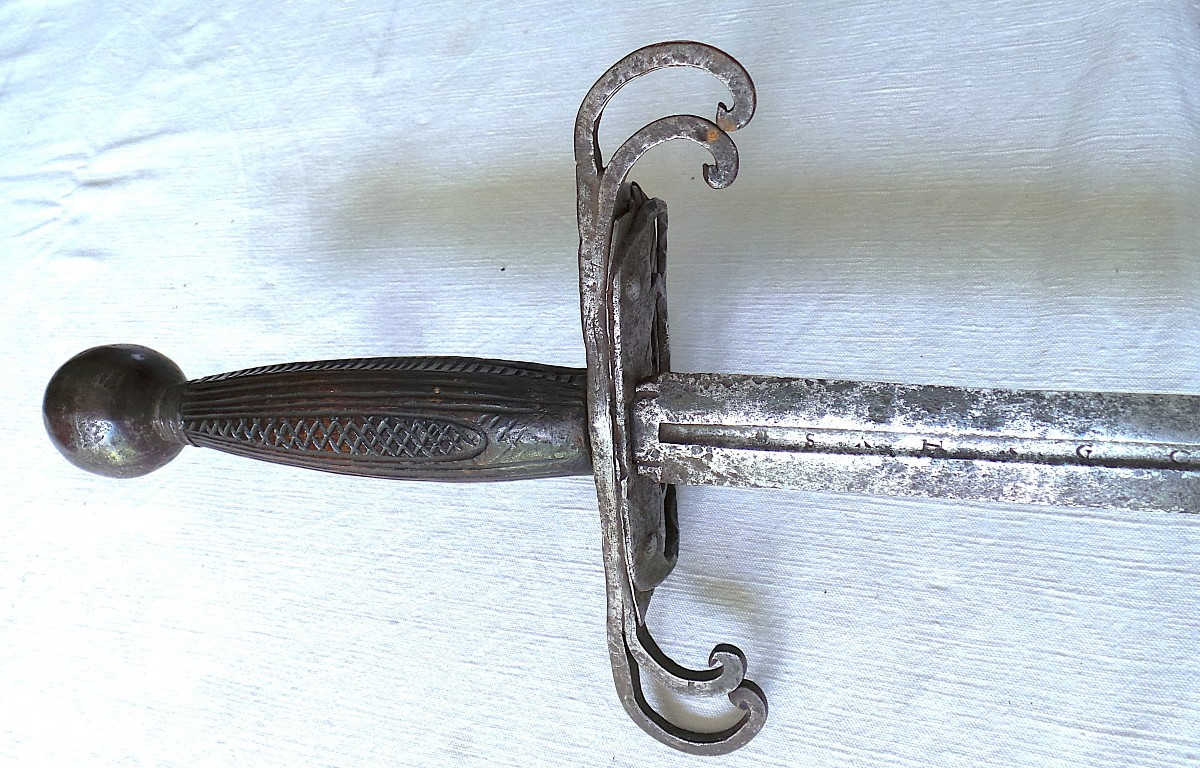EPEE - XVI° - DITE " PINCE DE CRABE " - LAME " SAHAGOM "  POINCON " S " -GERMANIQUE-photo-3