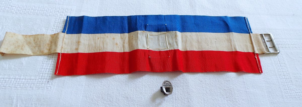 Brassard With " Volontaires Nationaux " Buttonhole Badge 1923 Era , Disbanded In 1936, XX°-photo-4