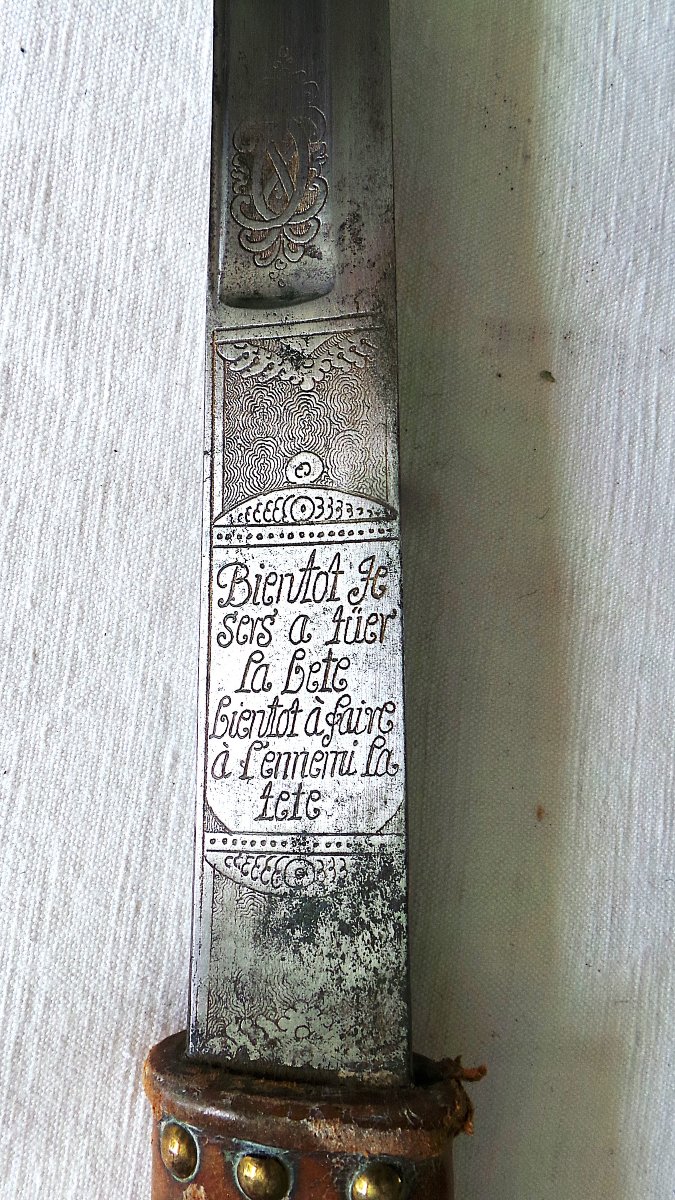 Venerie Dagger - Leather Sheathed Handle & Scabbard - Engraved Blade And Motto - XIX° Century-photo-4
