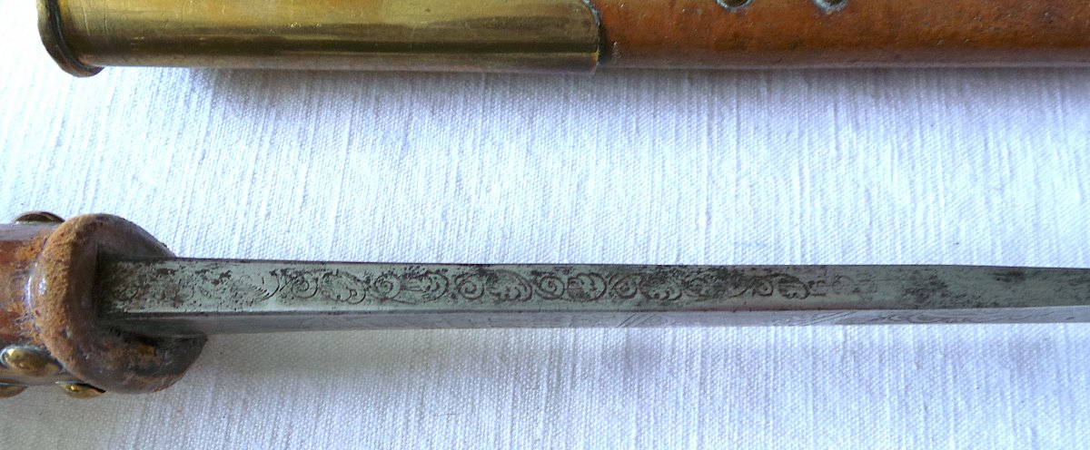 Venerie Dagger - Leather Sheathed Handle & Scabbard - Engraved Blade And Motto - XIX° Century-photo-5
