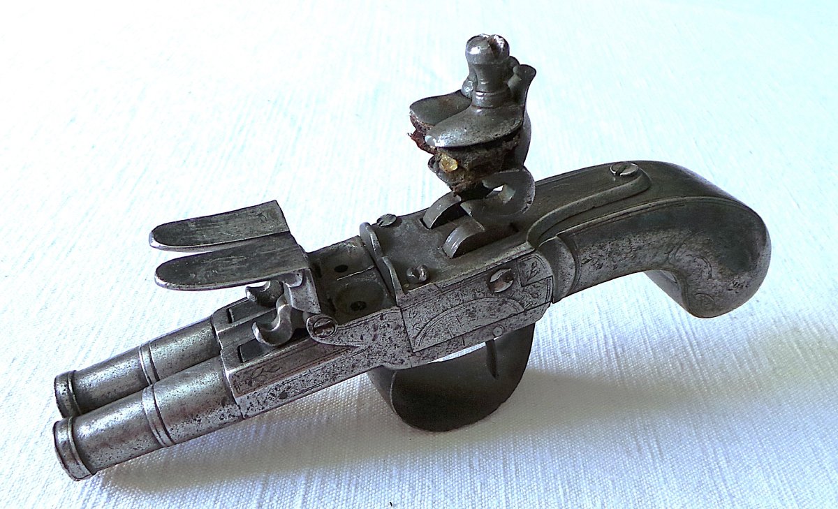 PISTOLET A SILEX A L ECOSSAISSE  A DOUBLE CANONS EN TABLE - XVIII°