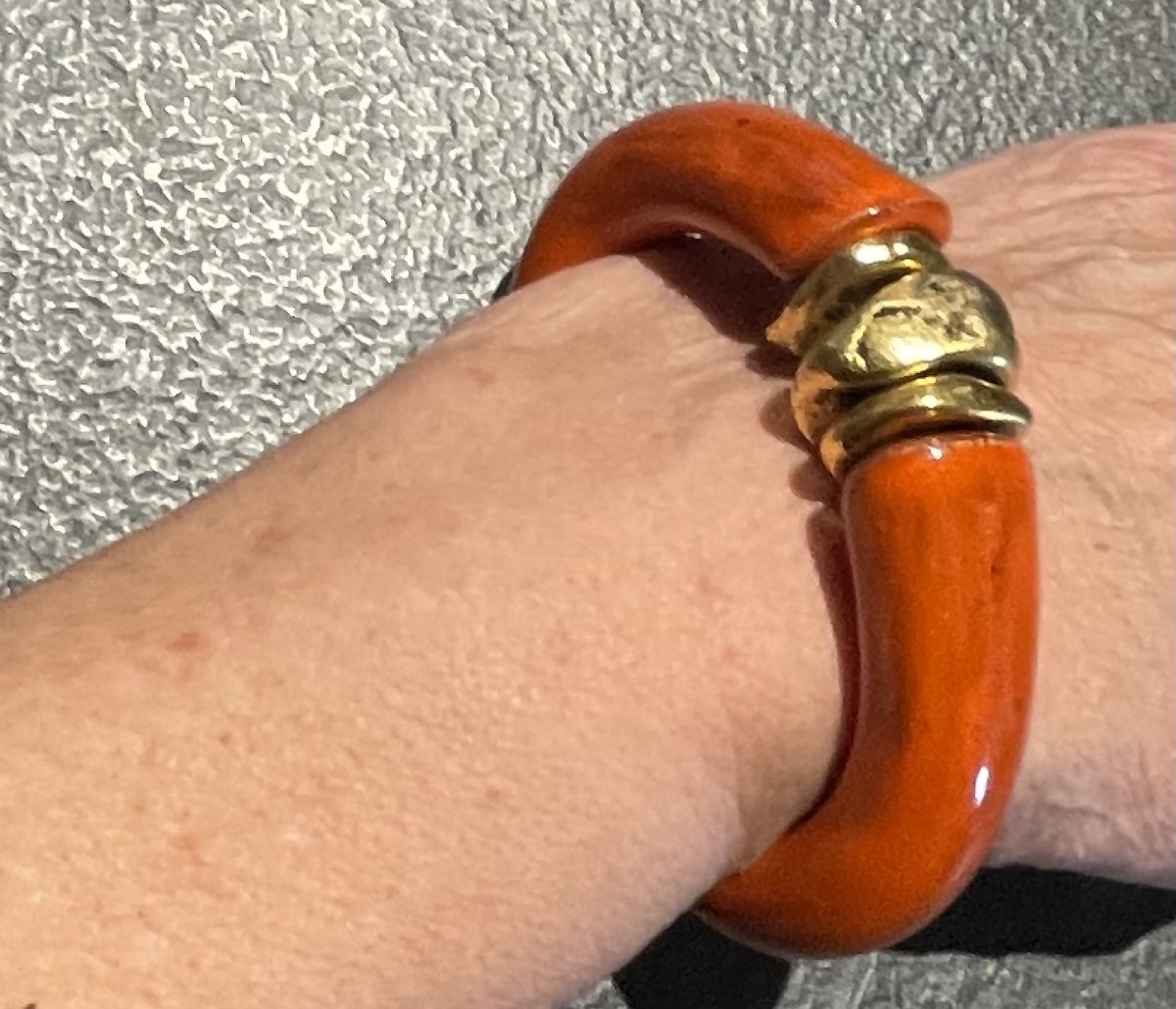 BRACELET SEMI-RIGIDE EN CERAMIQUE DE MARIE PASTORELLI -1992 -XX°-photo-1