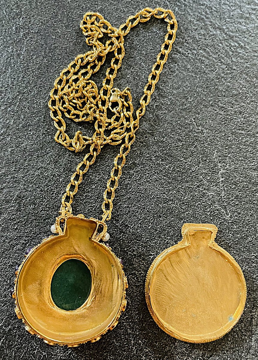 MEDAILLON " JOSEPHINE " DORE OR 24 CTS & PIERRES FINES - CIRCA 1980-photo-4