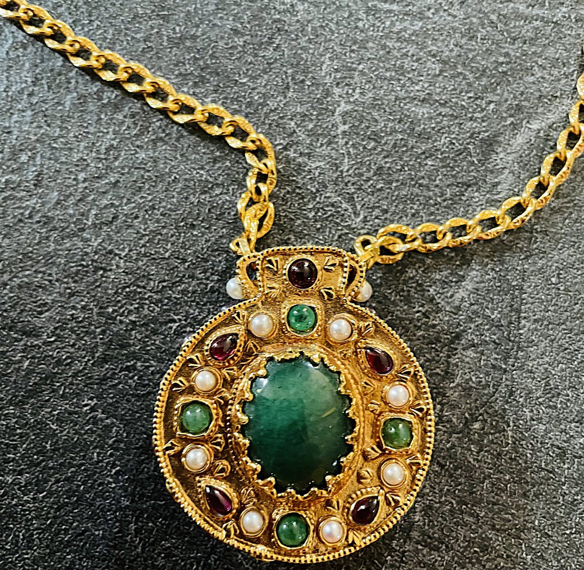 MEDAILLON " JOSEPHINE " DORE OR 24 CTS & PIERRES FINES - CIRCA 1980-photo-7