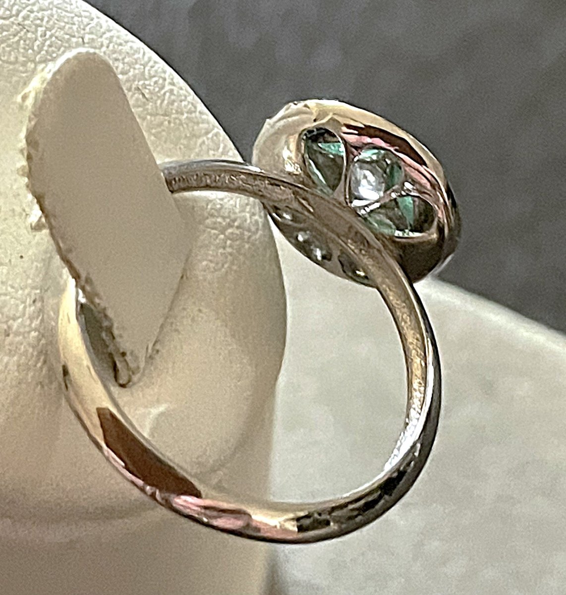 BAGUE OR  GRIS 9K - CHATON ROND - PIERRE VERTE - XX° -photo-3