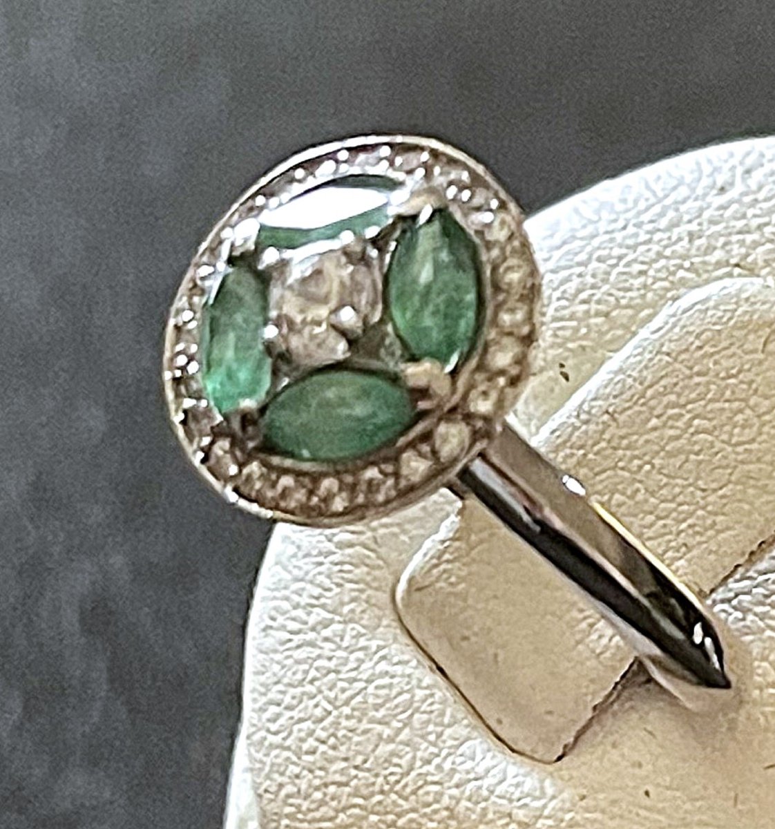 BAGUE OR  GRIS 9K - CHATON ROND - PIERRE VERTE - XX° -photo-4
