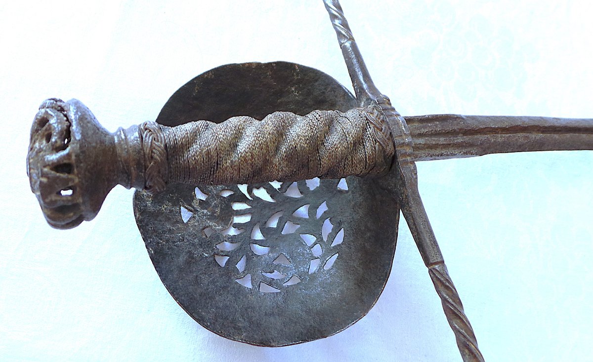 Left-handed Dagger With A Re-drilled And Decorated Shell-shaped Guard - 17th–18th Centuries-photo-2