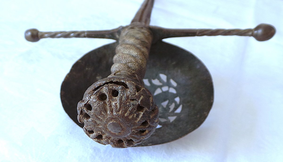 Left-handed Dagger With A Re-drilled And Decorated Shell-shaped Guard - 17th–18th Centuries-photo-3