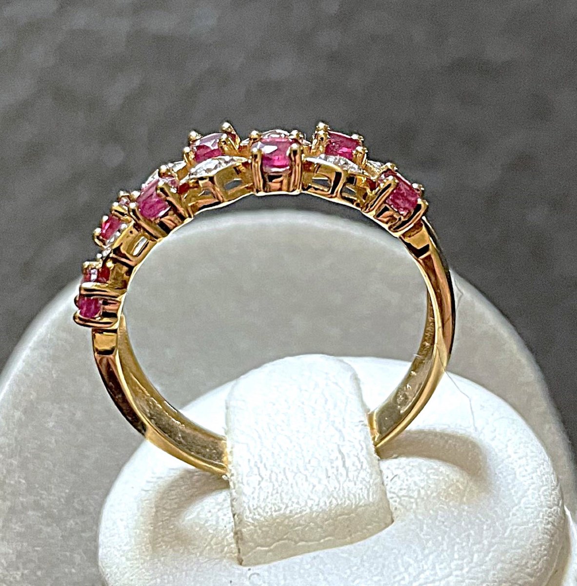 BAGUE JARRETIERE EN OR 9K - SERTIE PIERRES ROUGE & BLANCHE- XX°-photo-2
