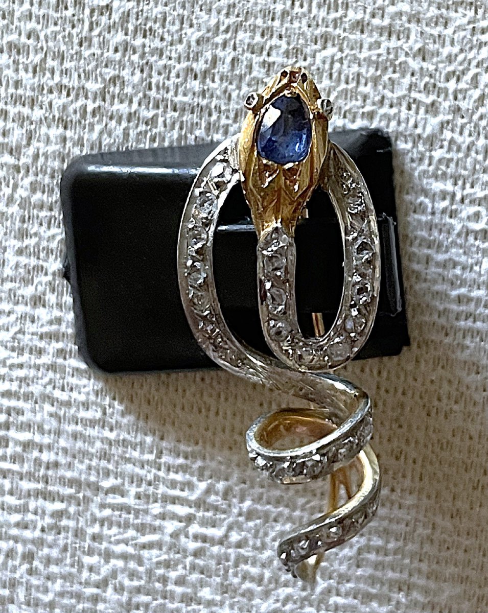 BROCHE SERPENT OR JAUNE 18K - PAVAGE DE DIAMANTS- SAPHIR -YEUX DTS - XIX°-photo-1
