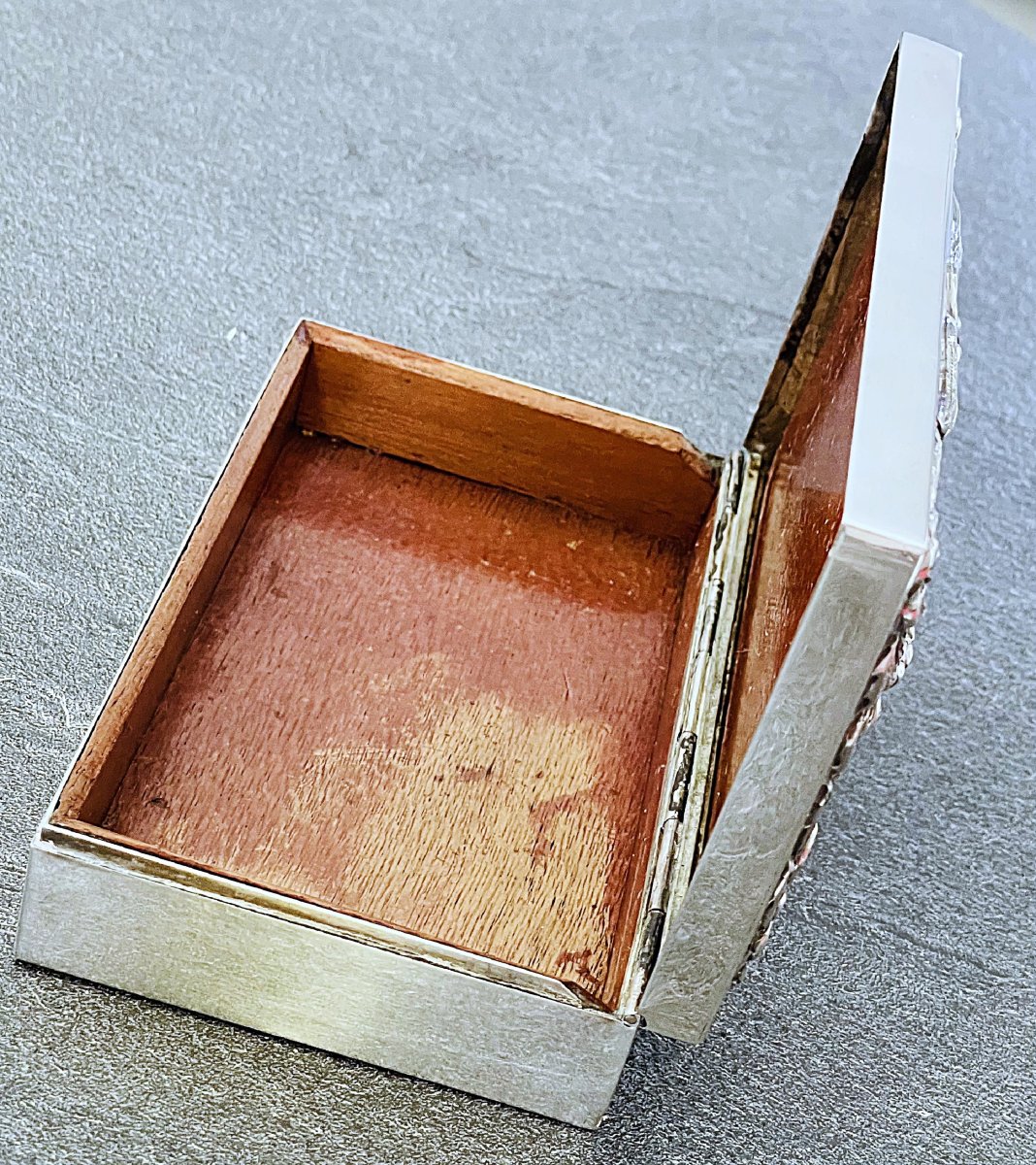 Rectangular Silver Box With Floral Decoration - 19th–20th Centuries-photo-5