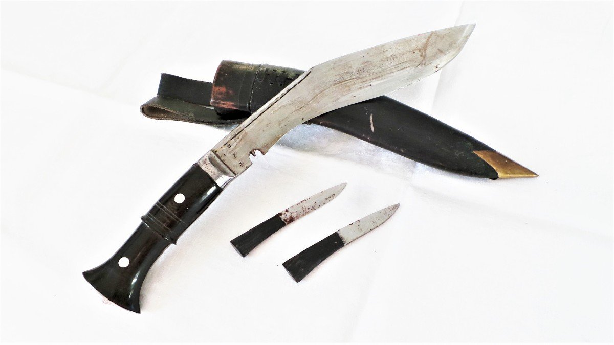 NEPAL - KHUKURI -MARQUAGE " N - K - H " .