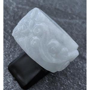 BAGUE SCULPTEE EN JADE DE 58,7 CTS- XX°