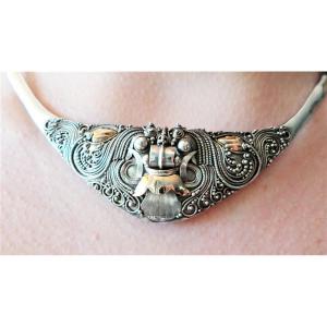 COLLIER TORQUE EN ARGENT -DIEU  