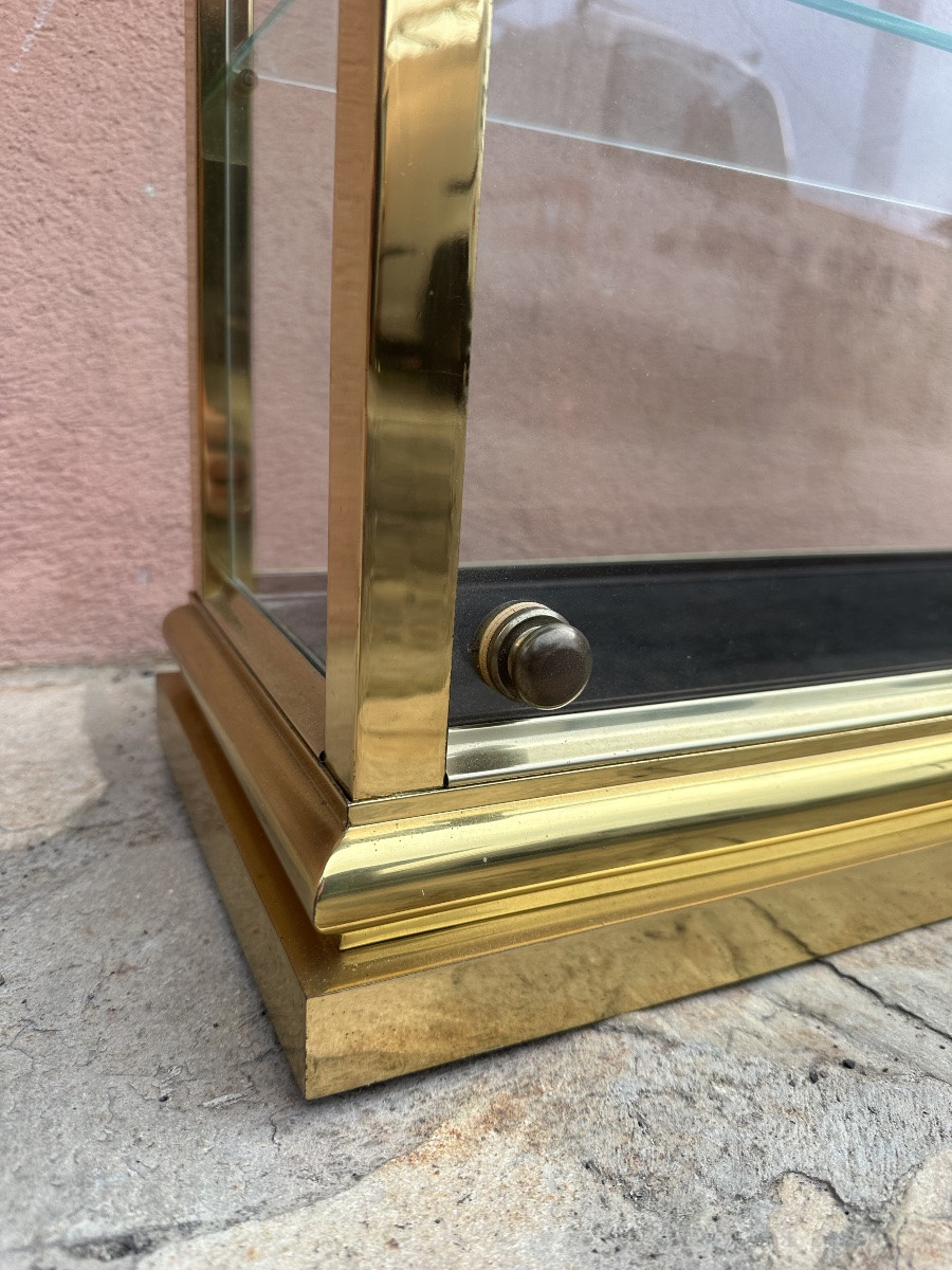 Luxury Wall-mounted Display Case In Solid Brass-photo-3