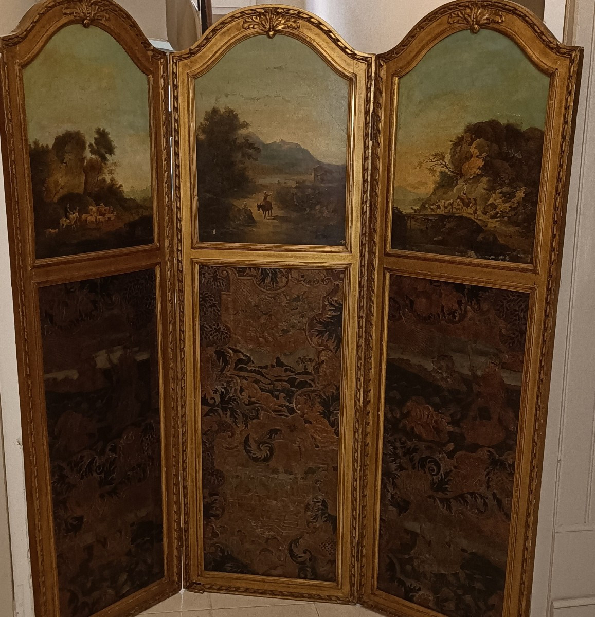 Paravent cuir de Cordoue et peintures XVIIIème