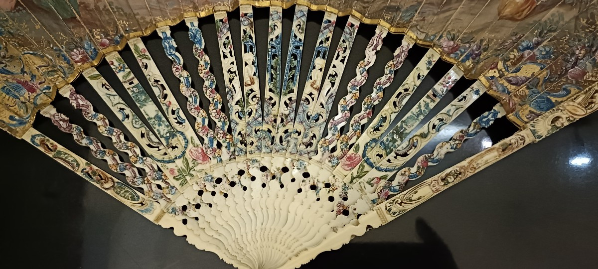 18th Century Fan With Gouache And Gallant Scene-photo-1