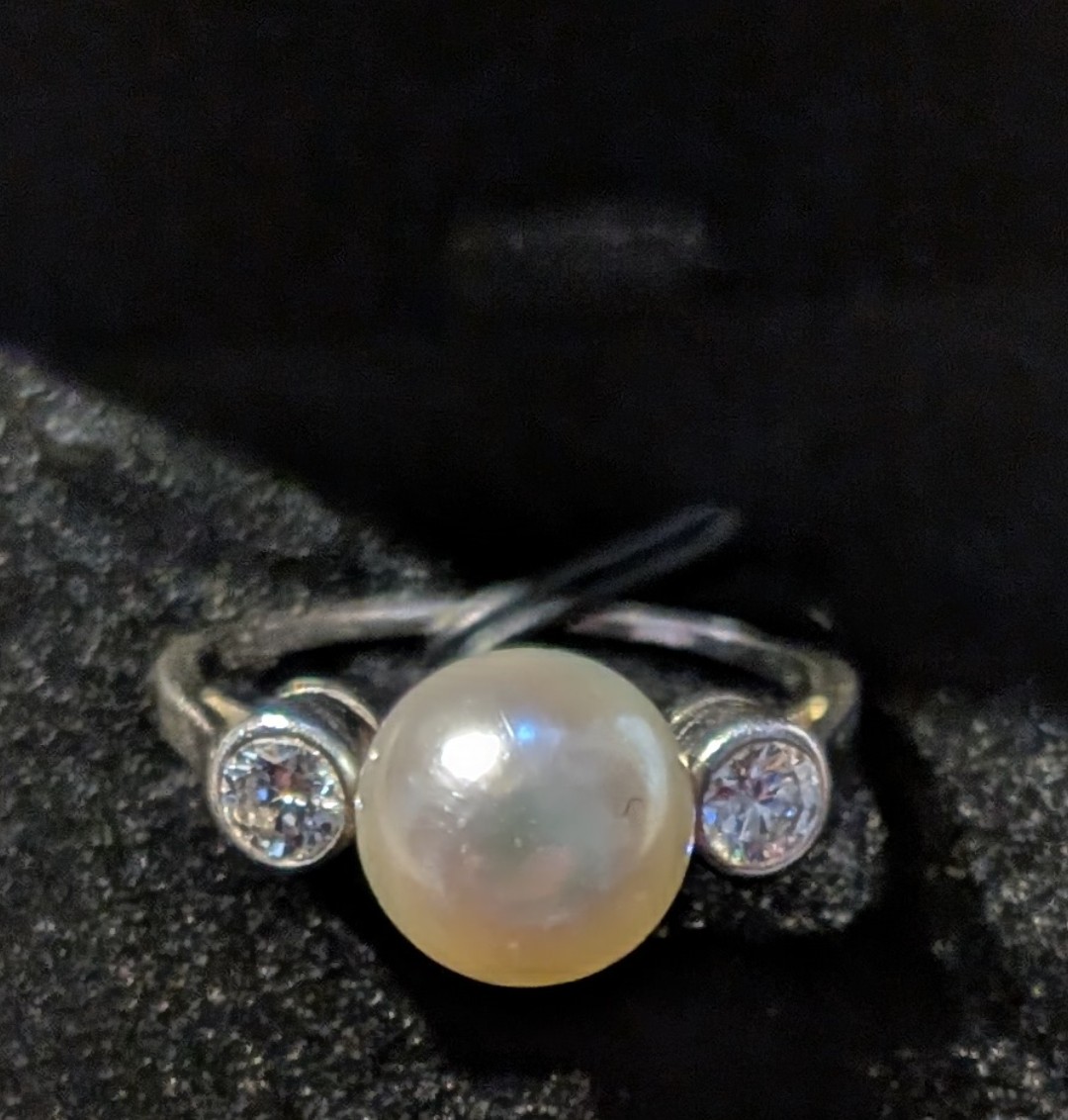 Diamond And Pearl Ring