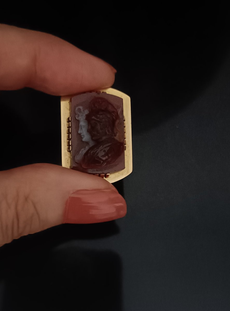 Pair Of Hardstone Cameos Set As Brooches, 19th Century-photo-1