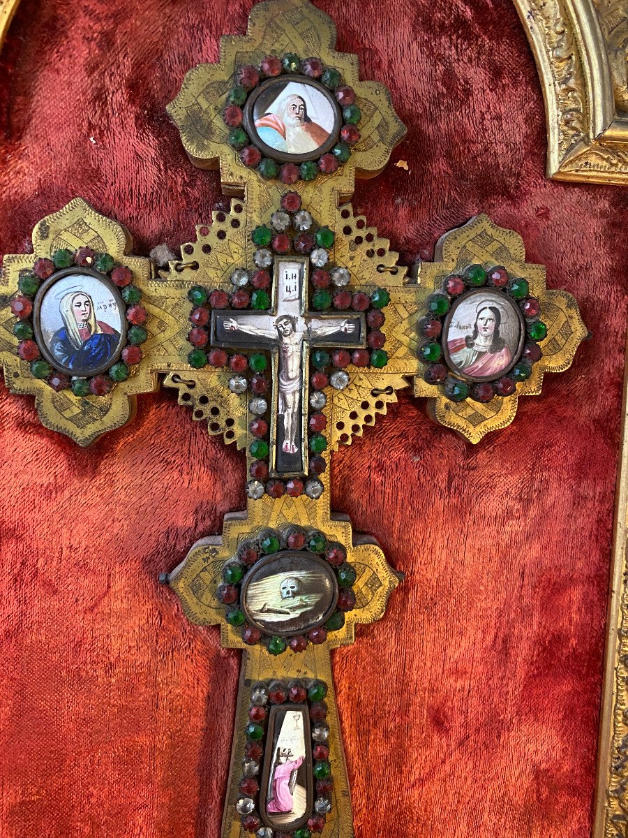 Croix Emaillee Cuivre Dore Dans Cadre-photo-3