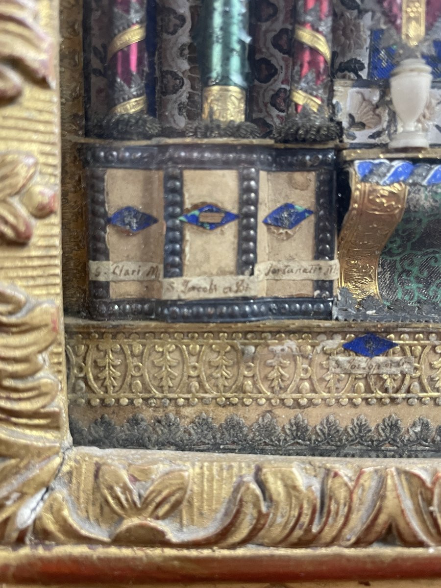 Paperolle Reliquary In The Shape Of An Altar -photo-2