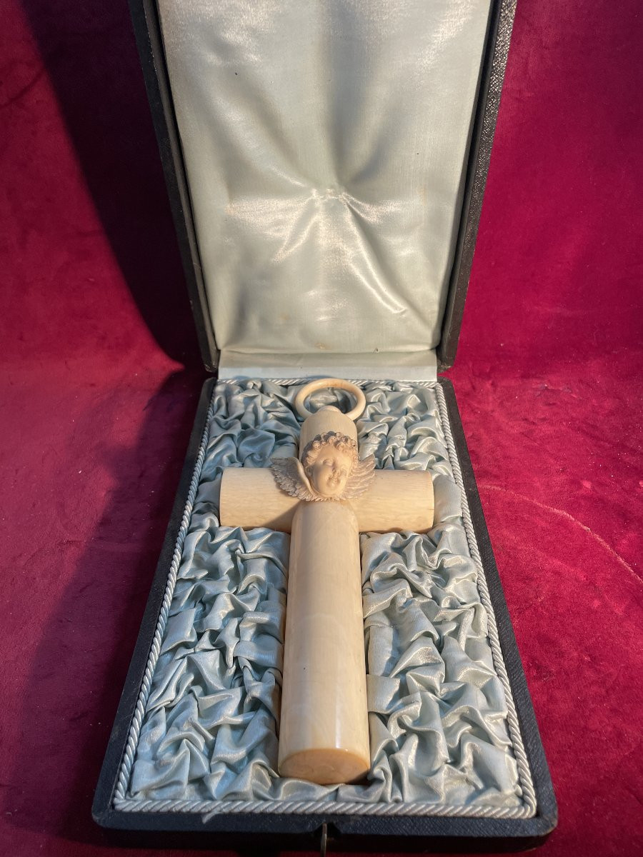 Cradle Crucifix In Its Case-photo-1