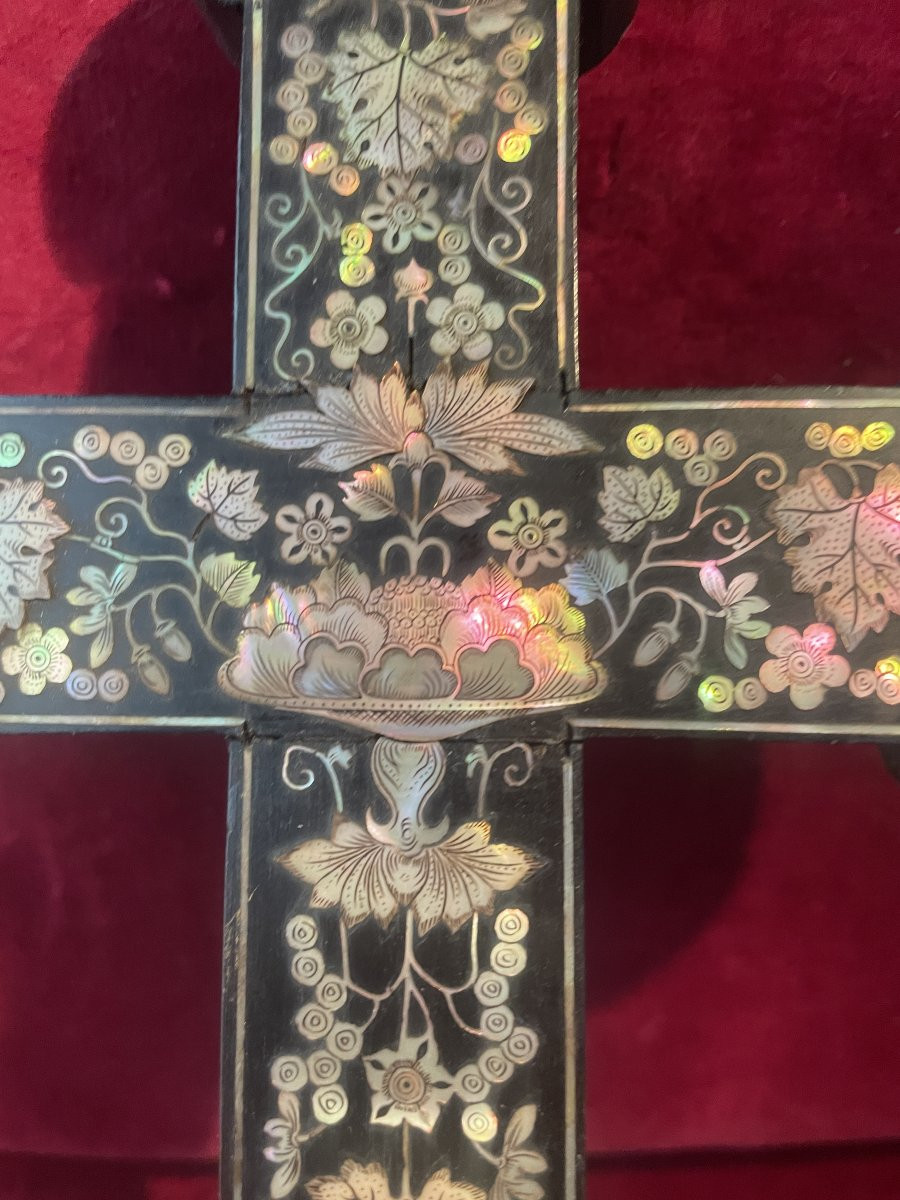 CROIX INDOCHINOISE PALISSANDRE ET NACRE-photo-2