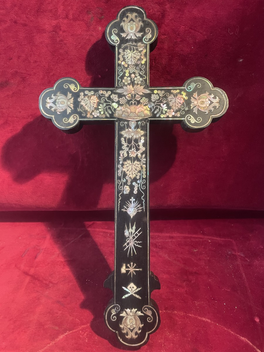 CROIX INDOCHINOISE PALISSANDRE ET NACRE