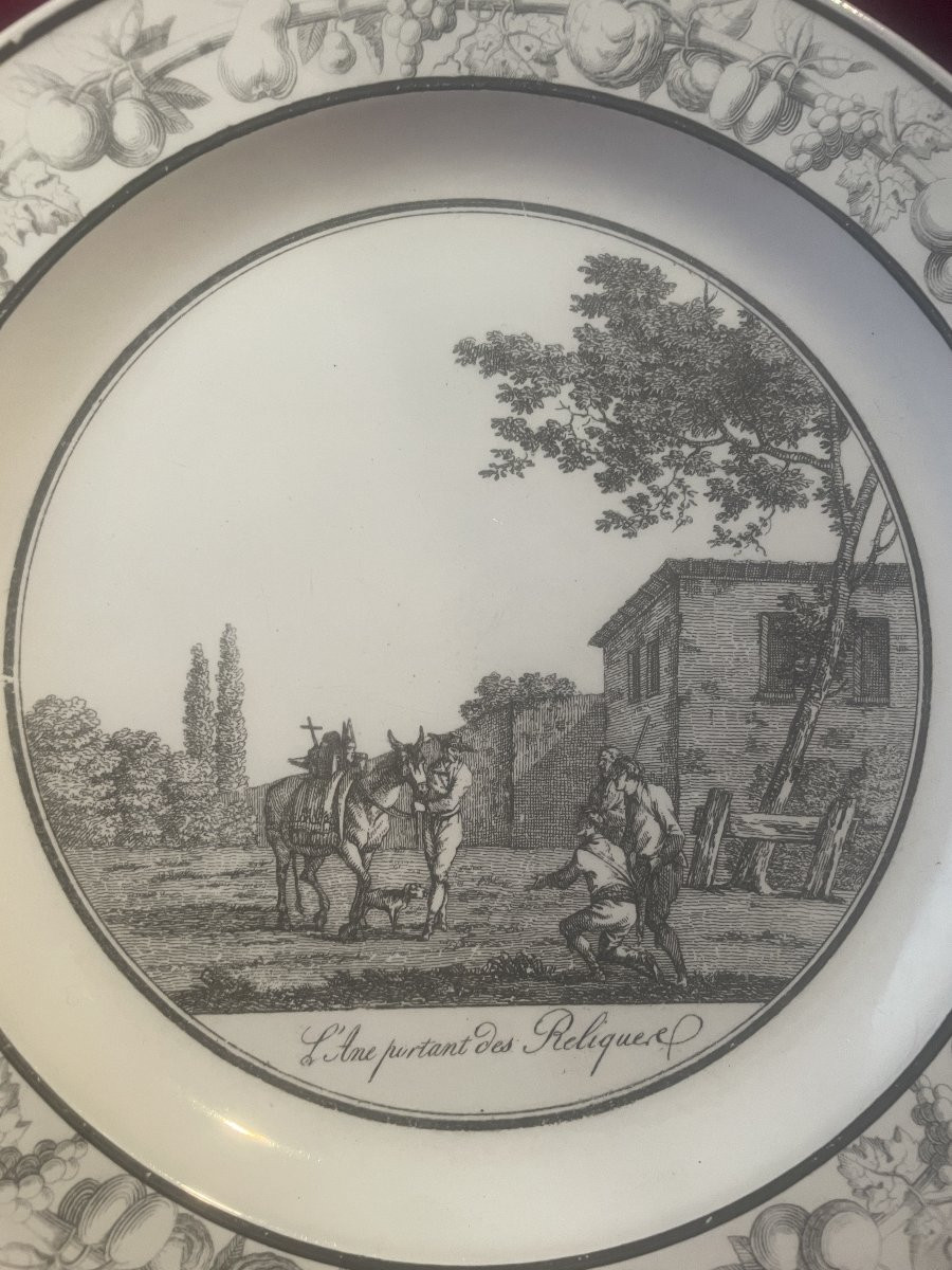 ASSIETTE CREIL ANE PORTANT DES RELIQUES-photo-1