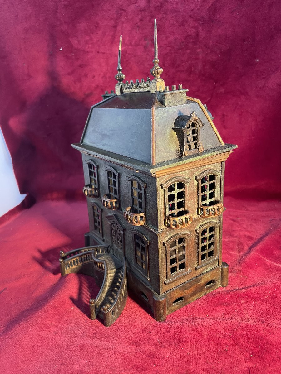 BOITE EN BRONZE EN FORME DE MAISON BOURGEOISE-photo-2