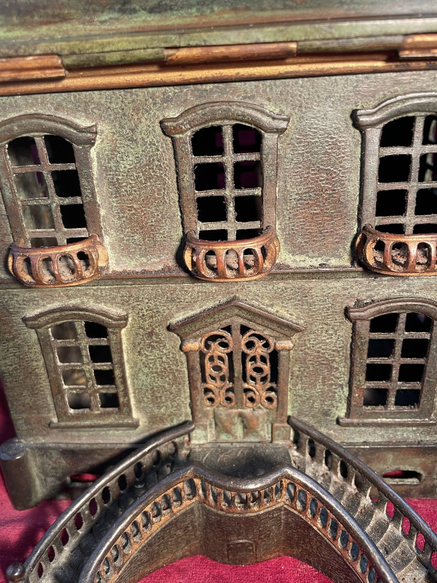 BOITE EN BRONZE EN FORME DE MAISON BOURGEOISE-photo-2