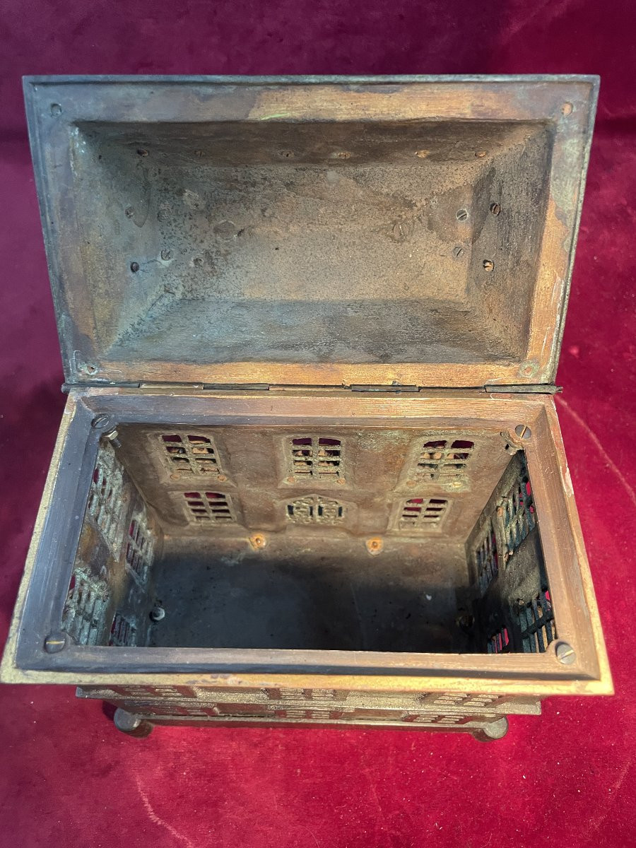 BOITE EN BRONZE EN FORME DE MAISON BOURGEOISE-photo-4