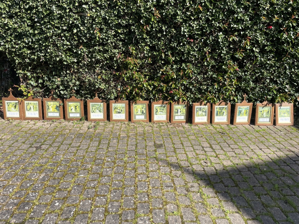 Complete Way Of The Cross 14 Stations