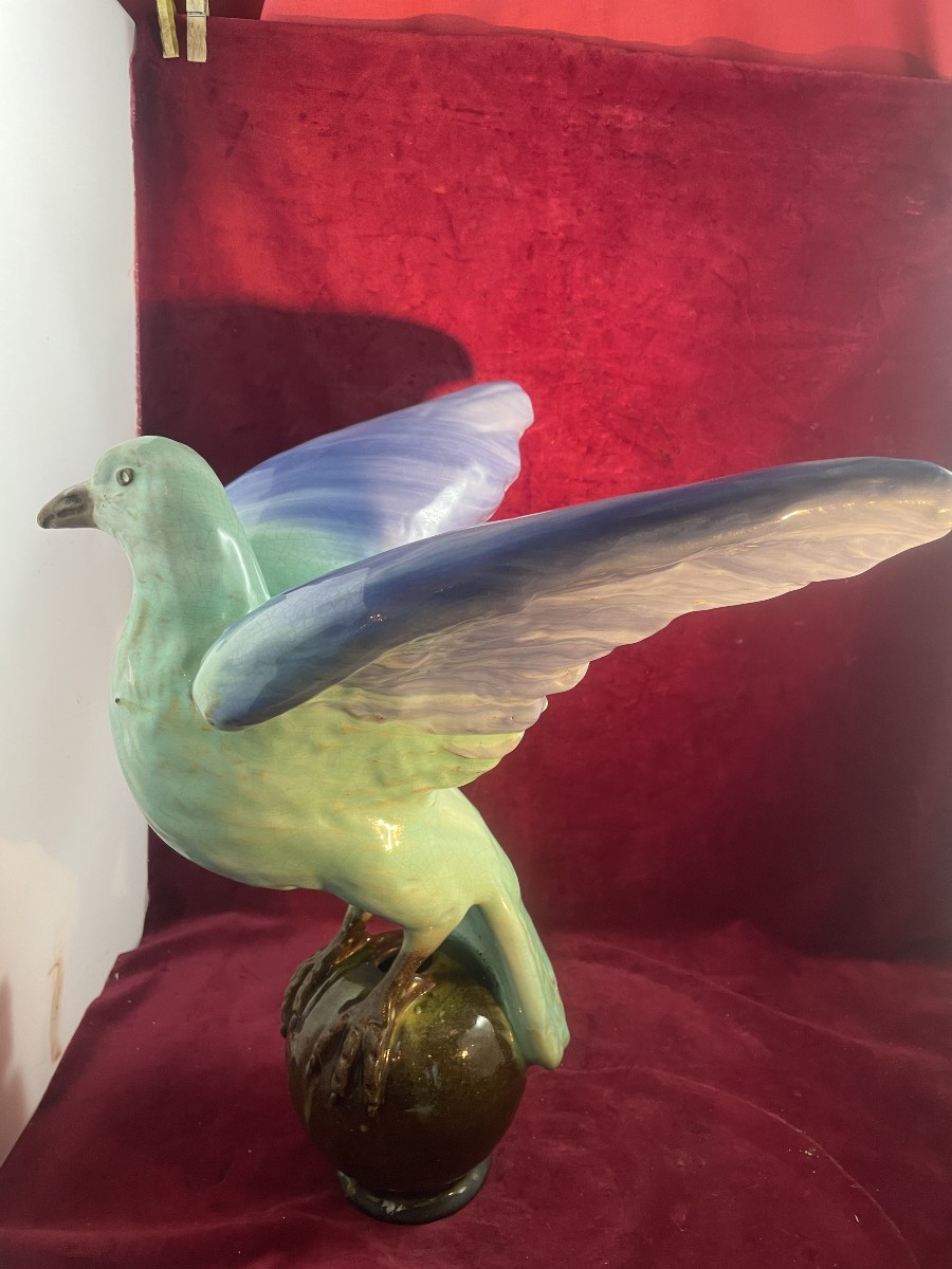 EPI DE FAITAGE COLOMBE PRENANT SON ENVOL CERAMIQUE EMAILLEE 